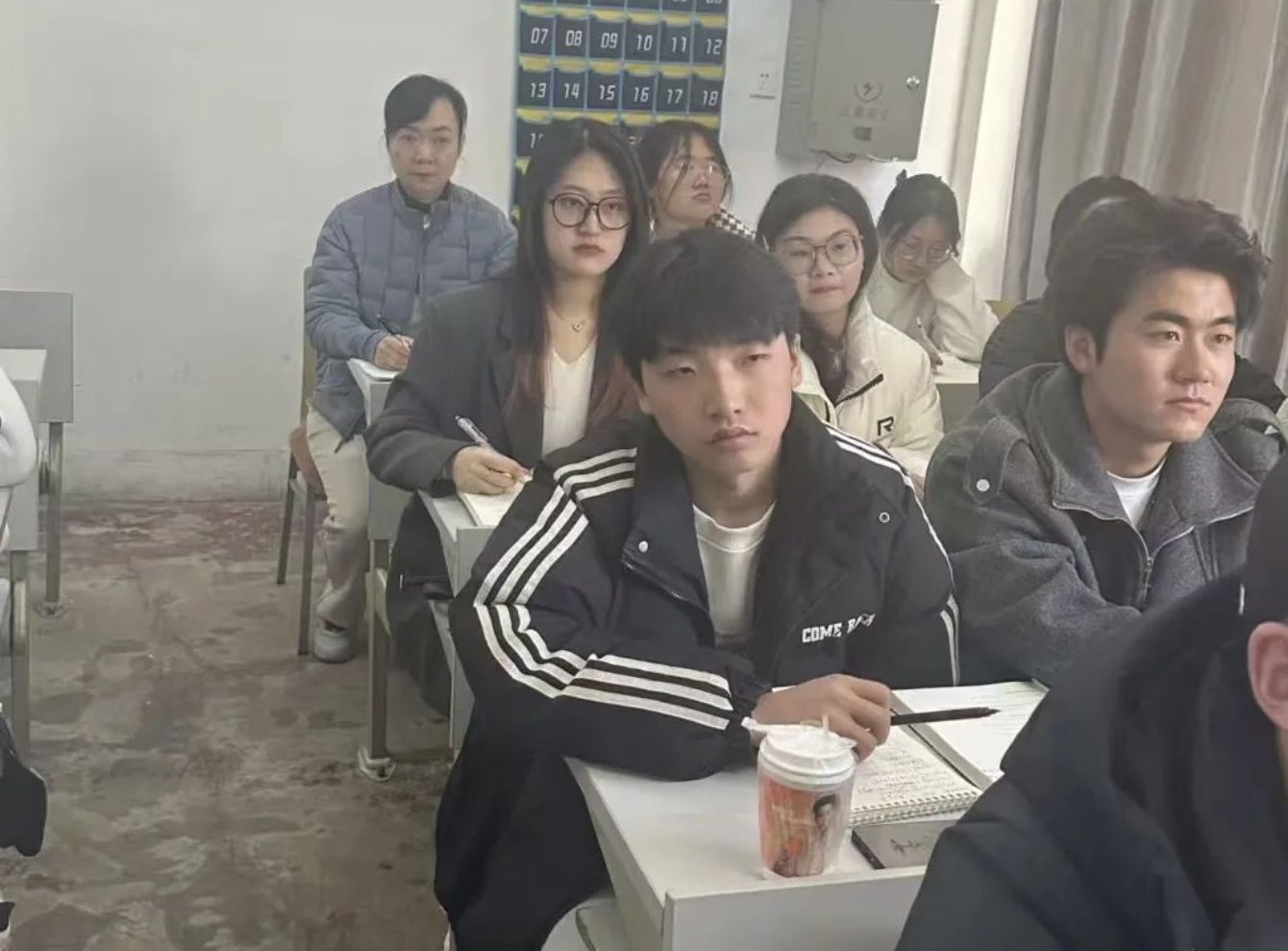 一竞技平台
